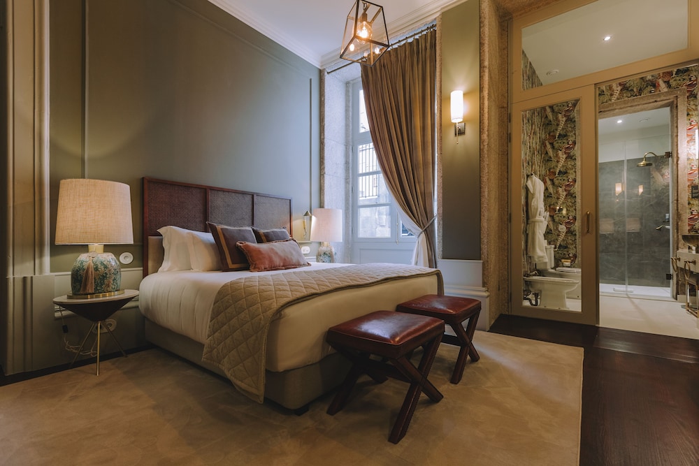 Deluxe Double Room, Bathtub - Photo 6