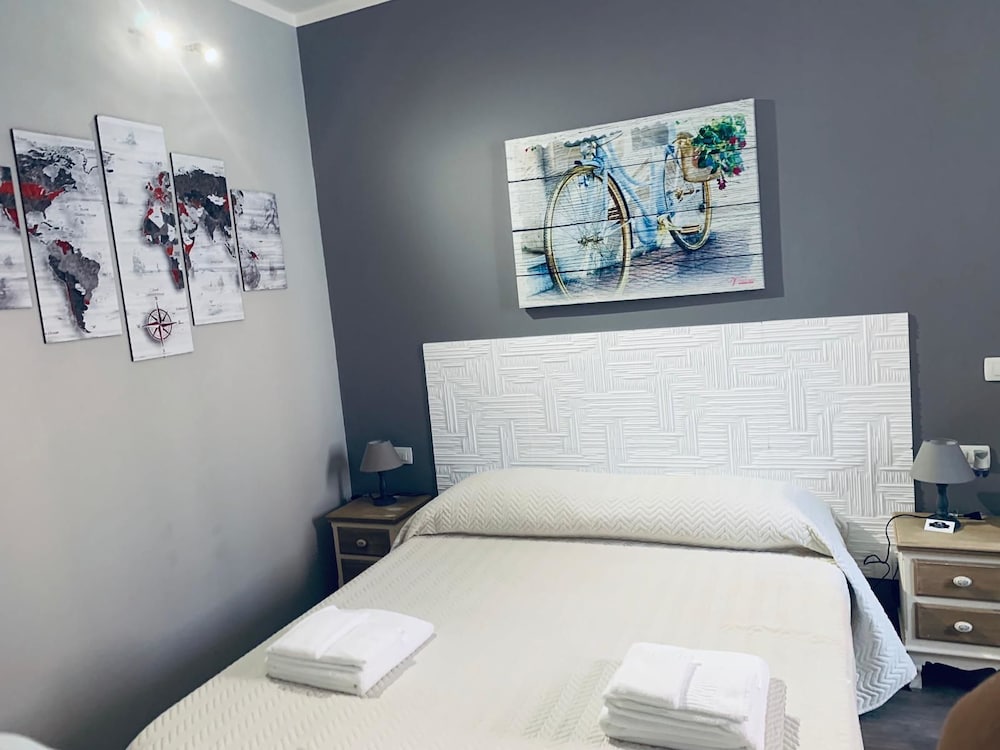 Classic Double Room, 1 Queen Bed, Balcony photo 2