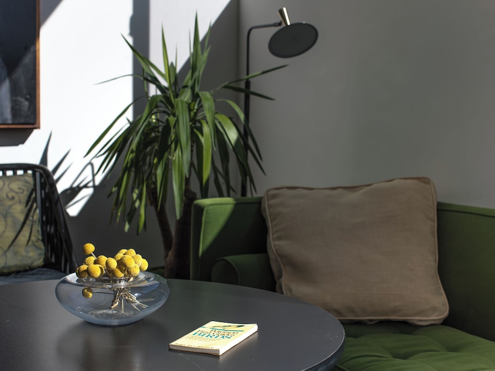Premier Studio, City View - Photo 16