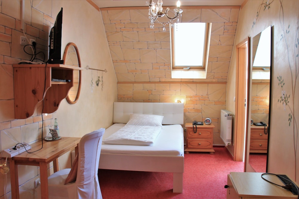 Single Room photo 2