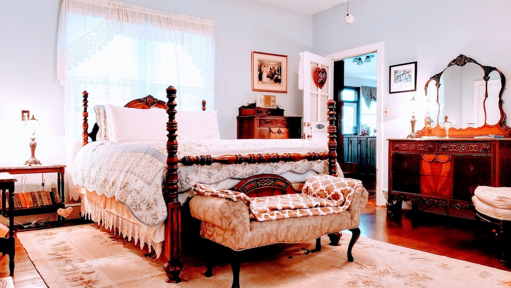 Honeymoon Suite, 1 Queen Bed