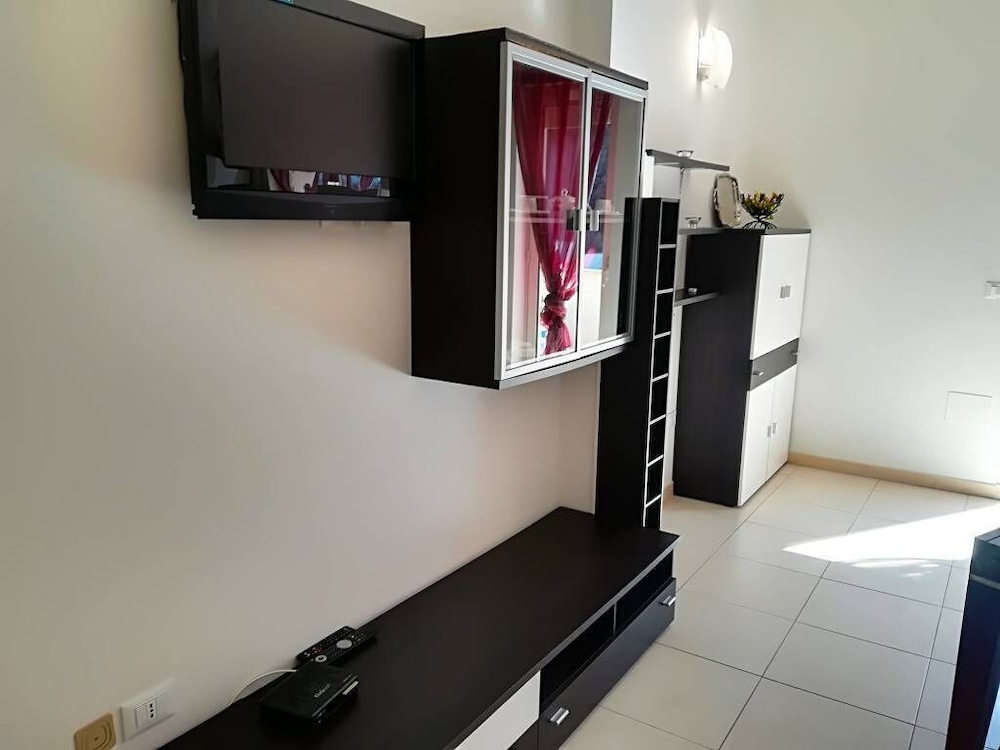 House, 1 Bedroom, Balcony, City View