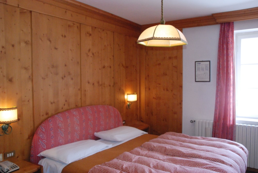 Economy Triple Room
