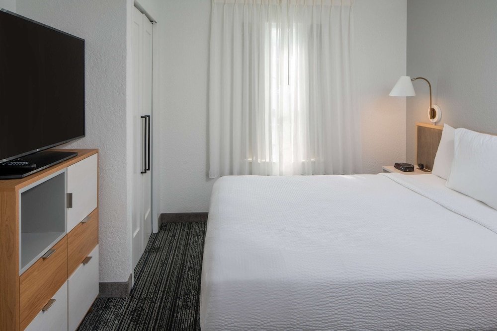 Superior Suite, 1 Queen Bed with Sofa bed (One Bedroom) - Photo 1