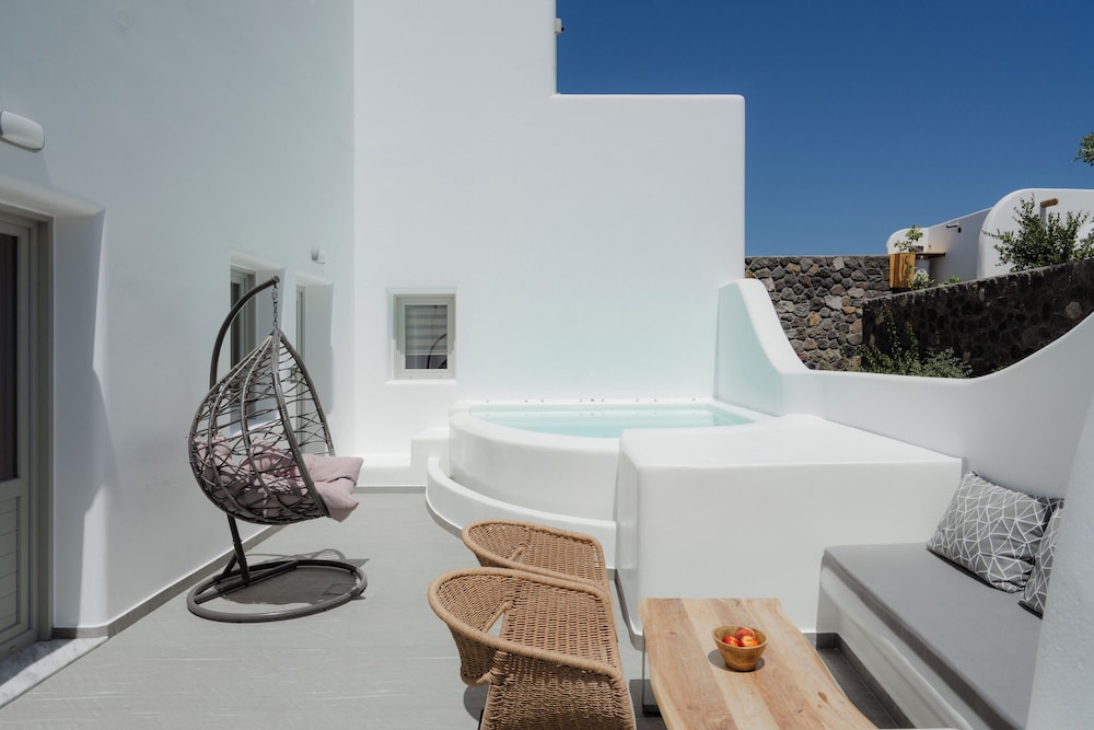 Elite Two Bedroom Villa with Plunge Pool - Photo 13