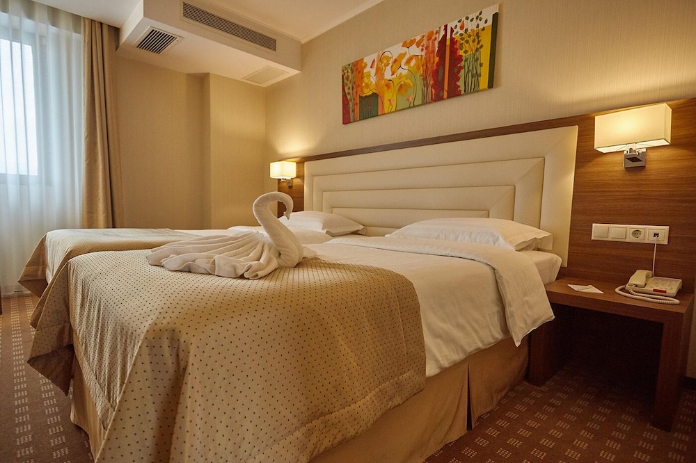 Premier Twin Room - Photo 1
