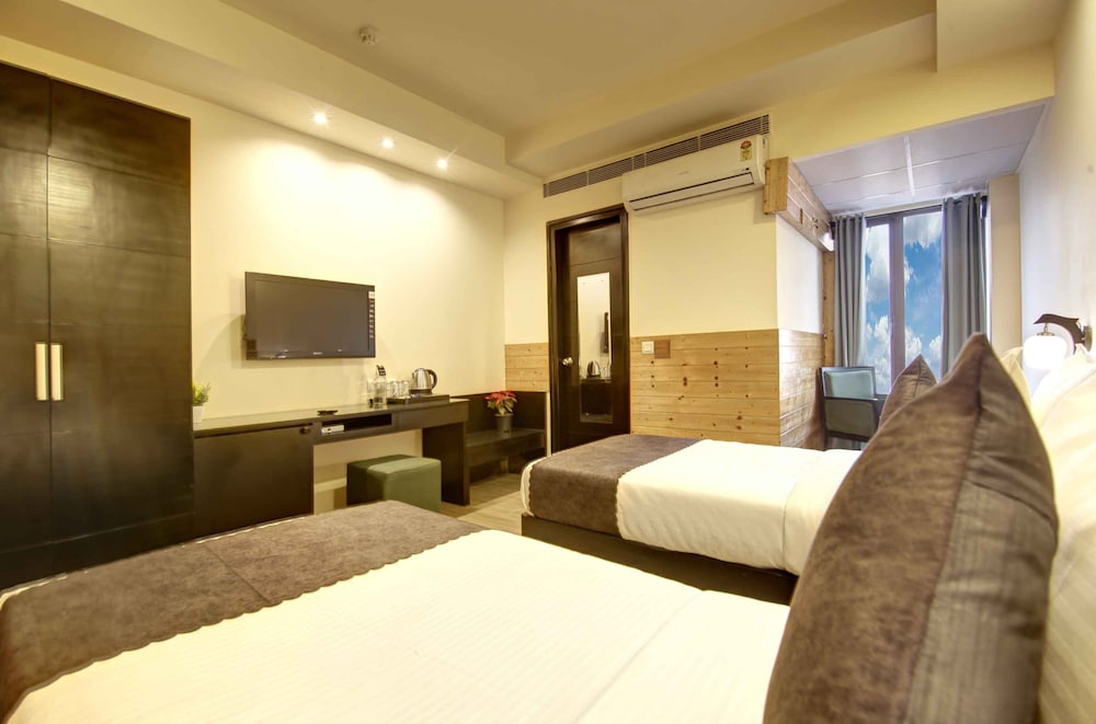 Twin Room - Photo 2
