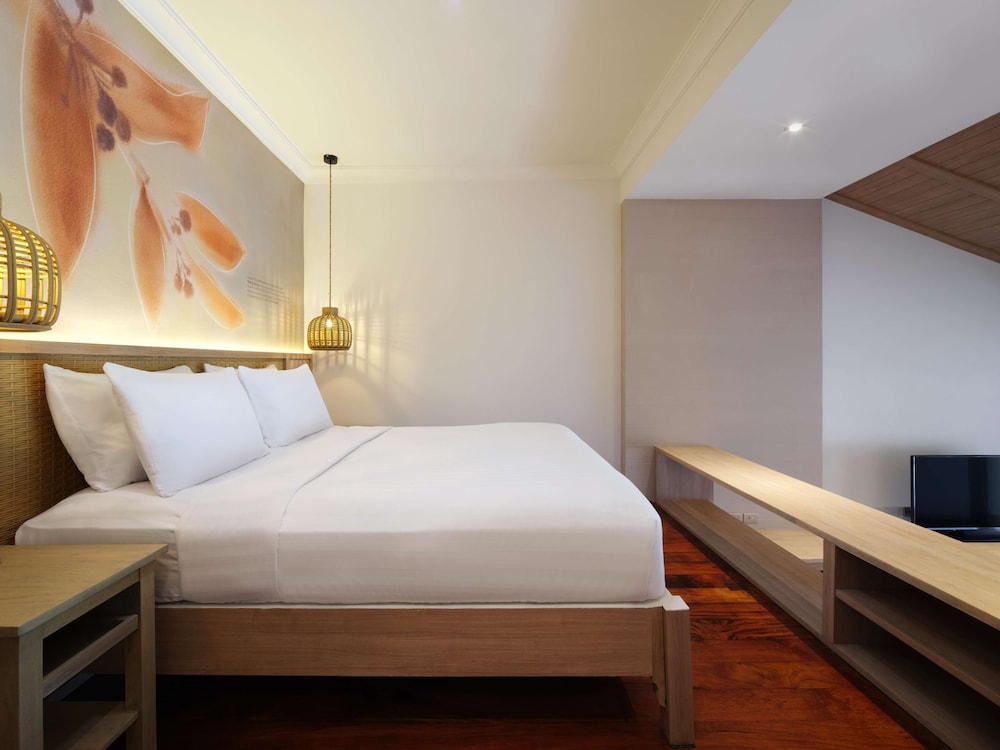 Seaview Hillside Suite