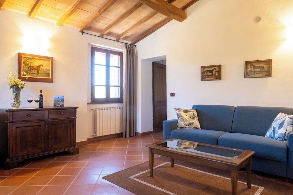 Executive Suite, 2 Bedrooms, Air conditioning, Pool View photo 3