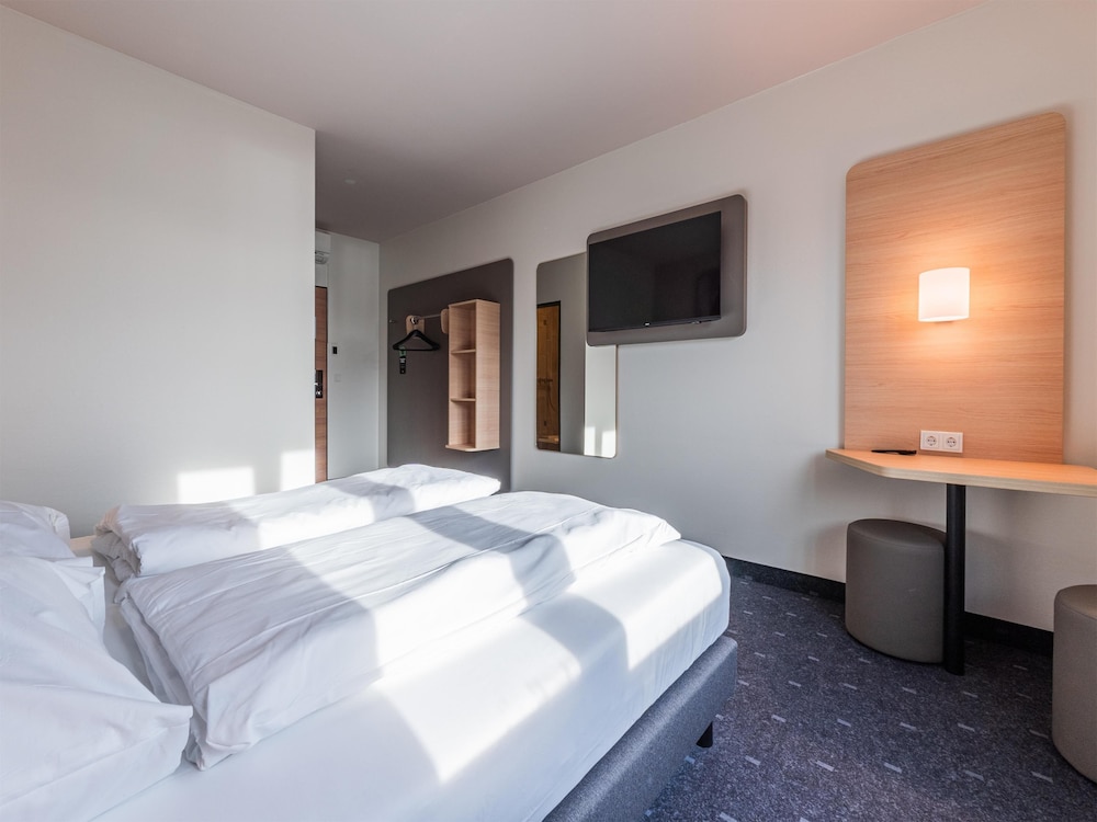 Twin Room - Photo 1