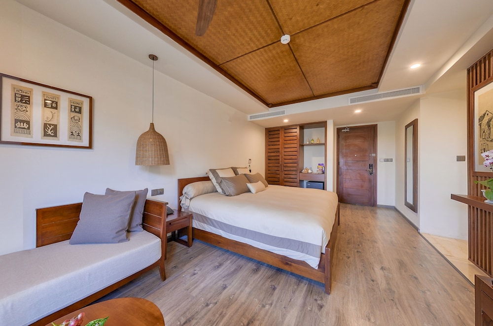 Deluxe Room, Balcony photo 3