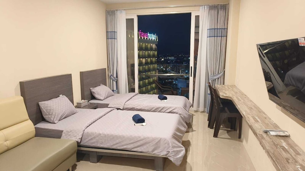 Deluxe Apartment, 2 Twin Beds, City View photo 3