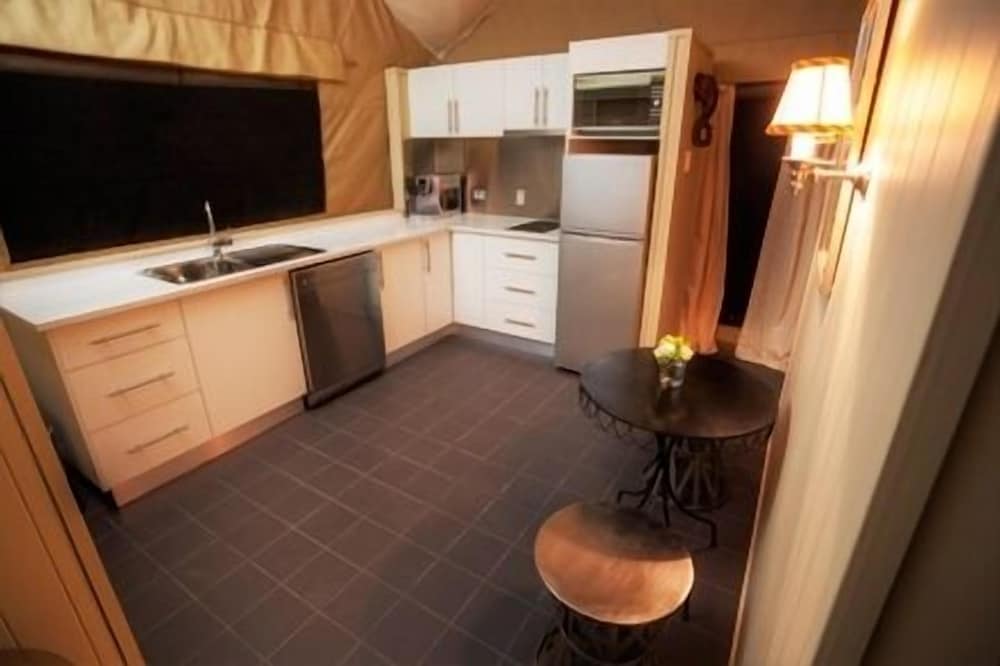 Luxury Tent, Hot Tub photo 2