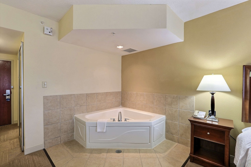Room, 1 King Bed, Jetted Tub