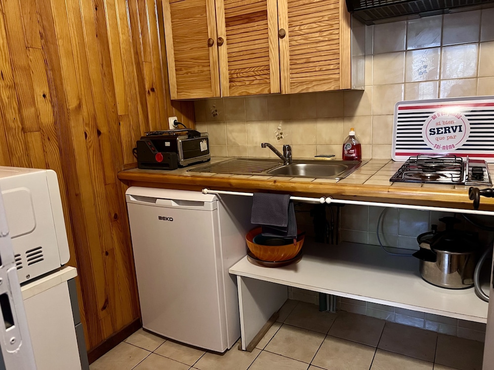 Basic Apartment photo 2