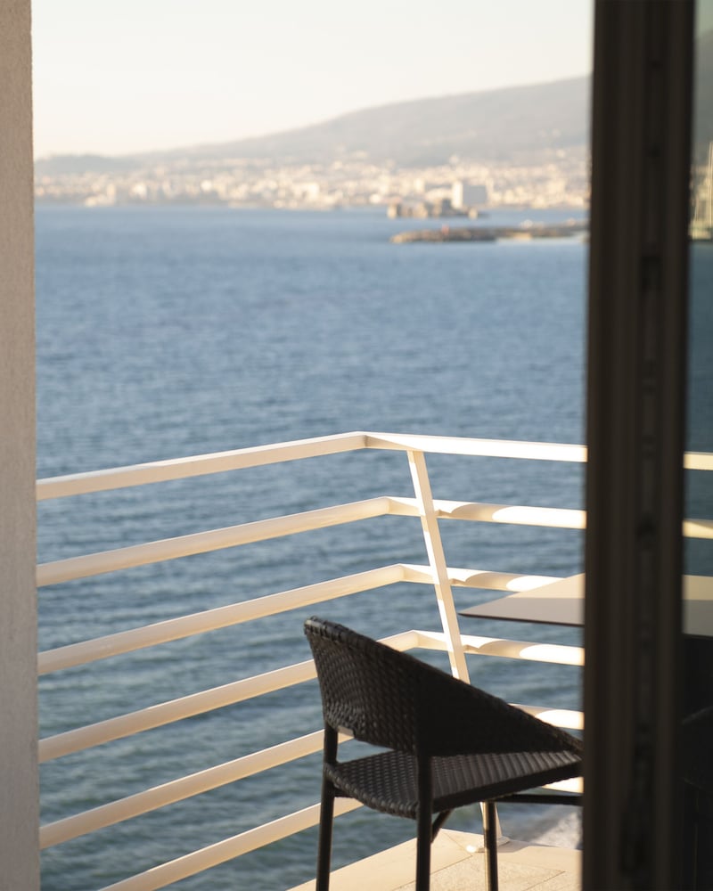 Classic Double or Twin Room, Balcony, Partial Sea View photo 2