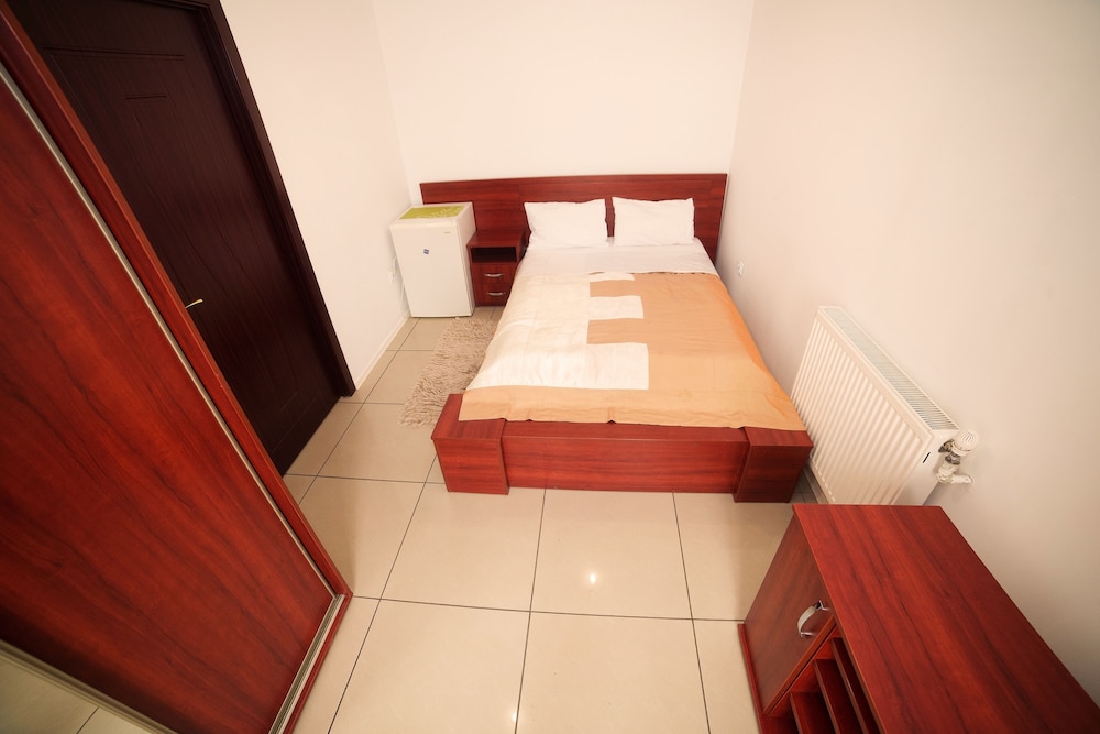 Economy Double Room, Shared Bathroom photo 1