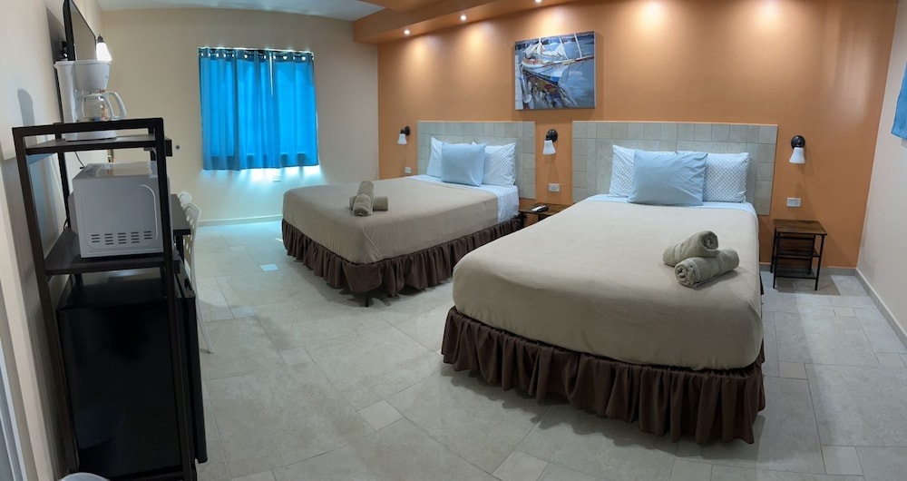 Basic Room, 2 Queen Beds photo 1