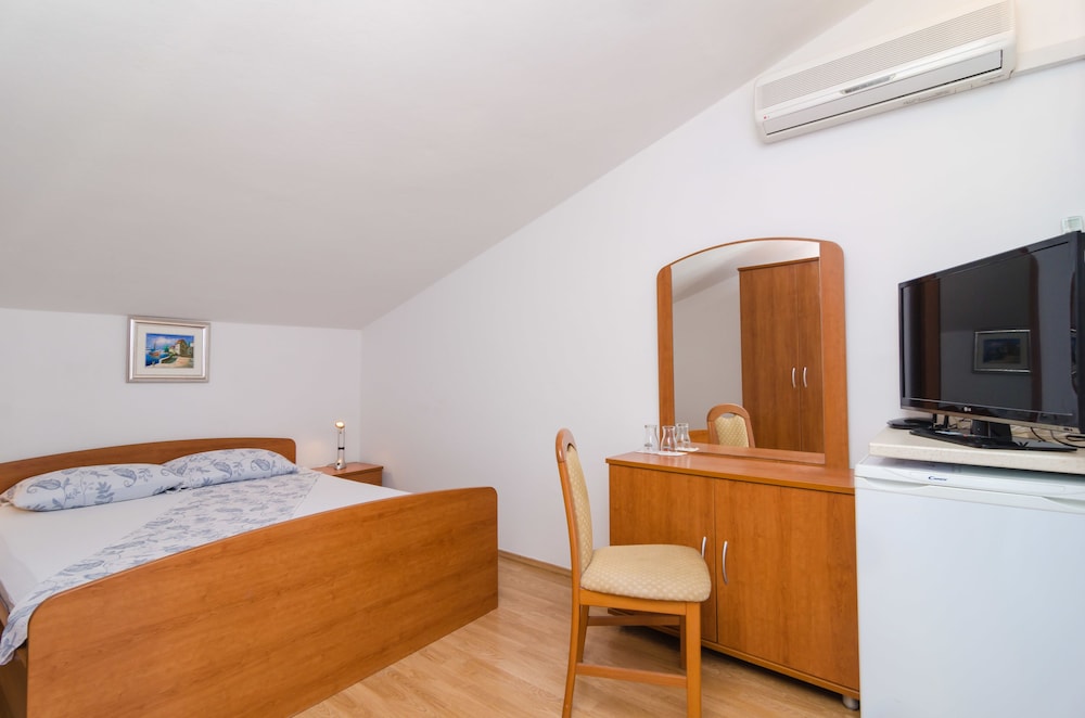 Double Room (Apartments &amp; Rooms Barišić - Do) photo 3