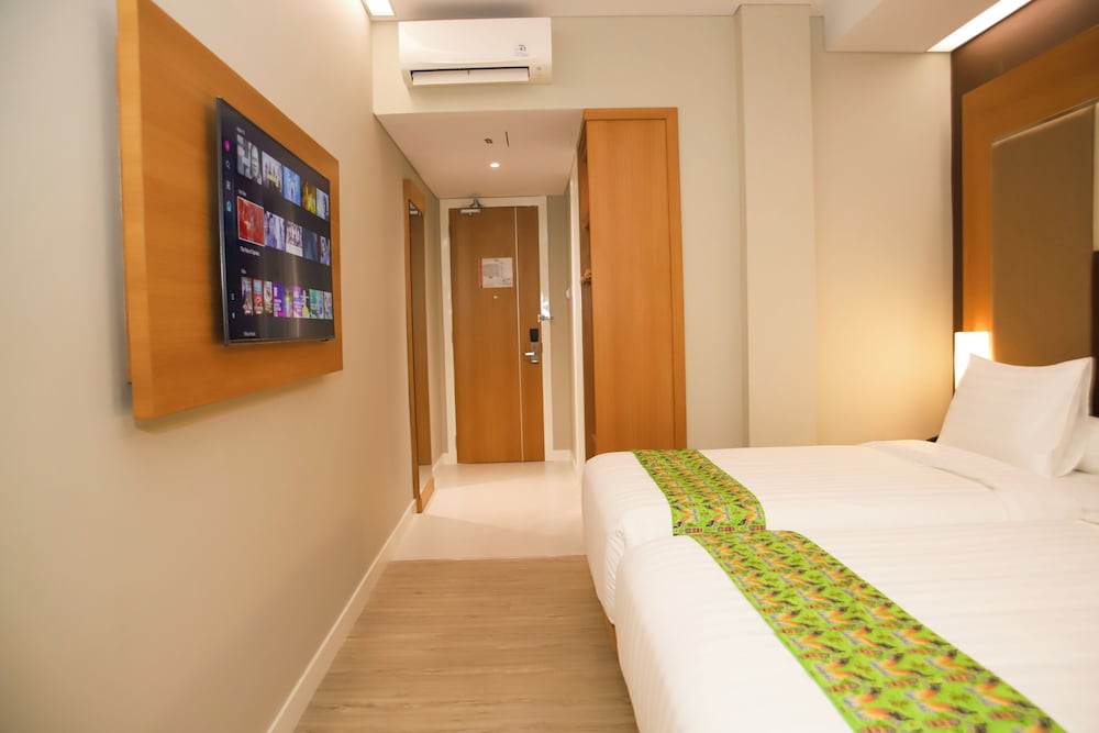 Executive Twin Room, Balcony photo 3