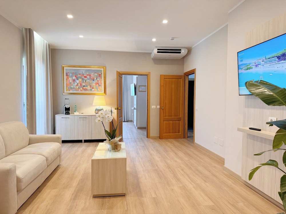 Exclusive Suite, 2 Bedrooms, 2 Bathrooms, Sea View - Photo 8