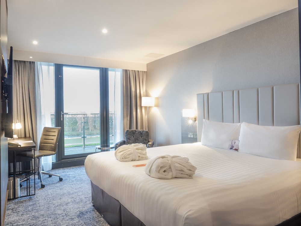 Premium Room, 1 King Bed, River View - Photo 3