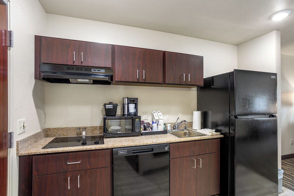 Suite, Multiple Beds, Non Smoking (Audible/Visual Alert) - Photo 3