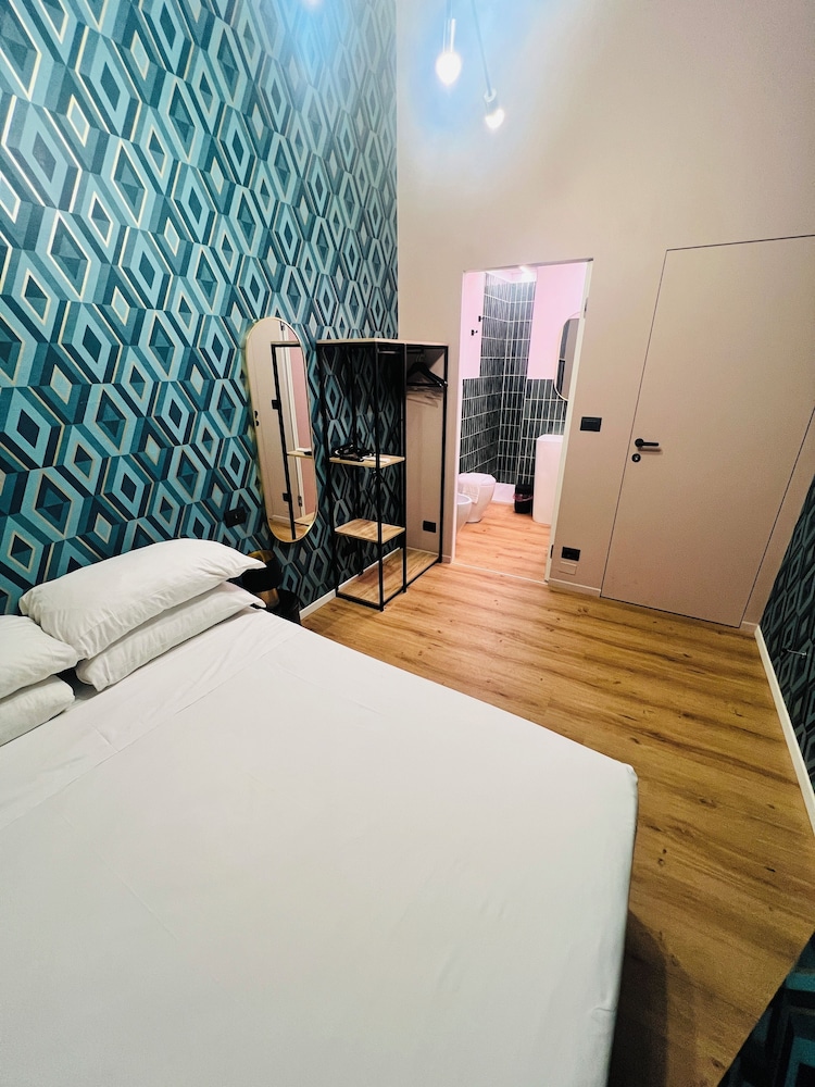 Basic Double Room, 1 Double Bed, Ensuite, Annex Building (Rensi 2, no air-conditioning, no TV)