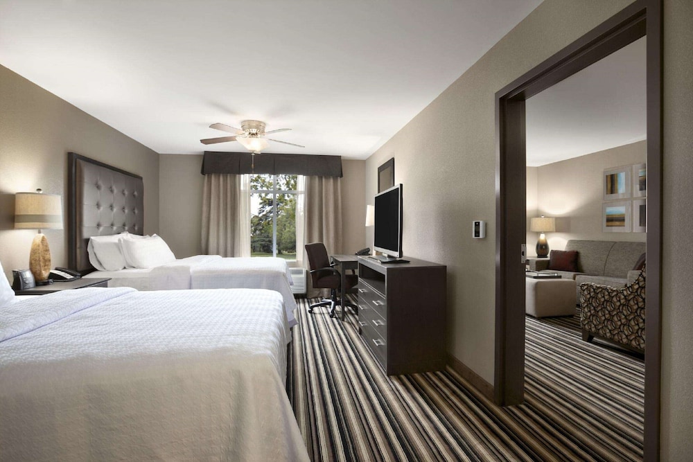 Suite, 2 Queen Beds, Corner photo 2