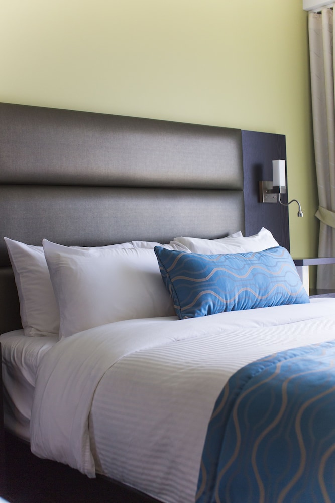Terra room with 1 king bed parking view - Photo 3
