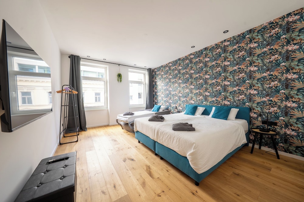 Apartment 8, Sleeps 3
