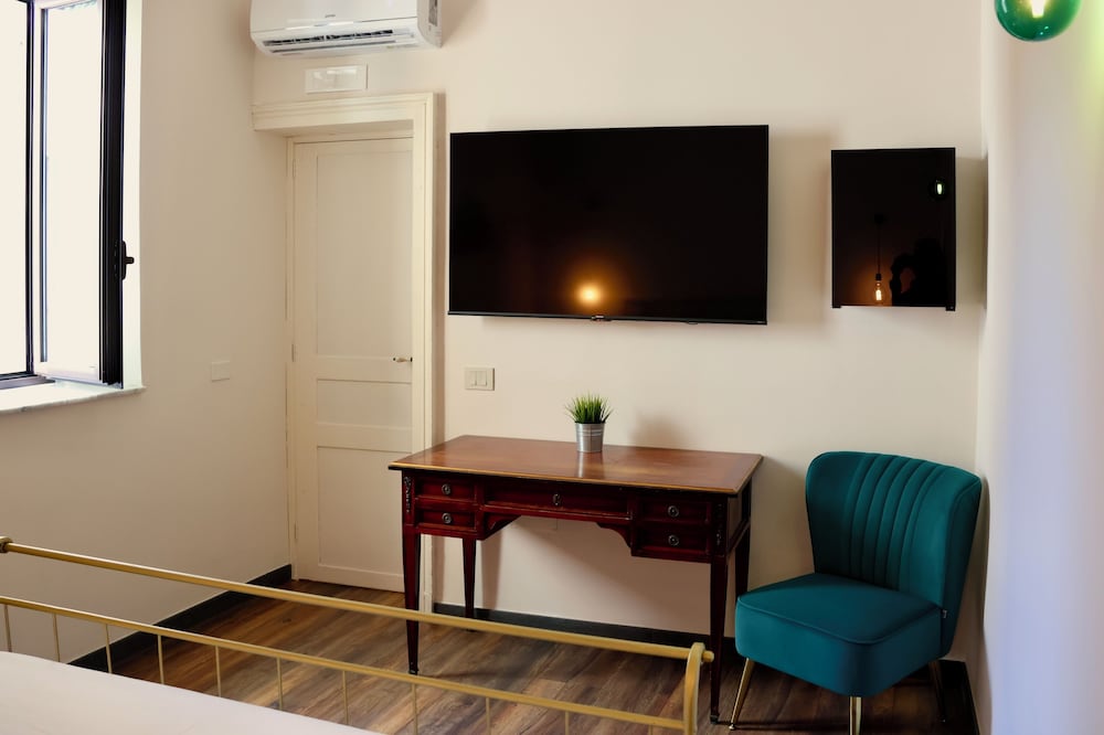 Superior Quadruple Room, Courtyard View (Agata)