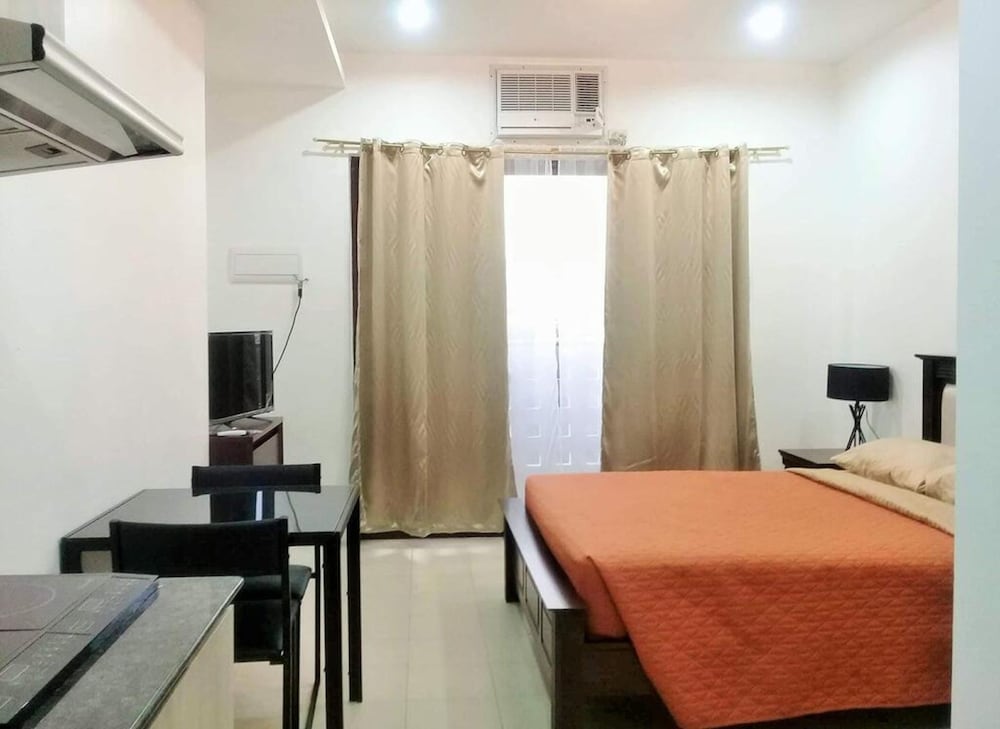 Spacious Studio (6G)