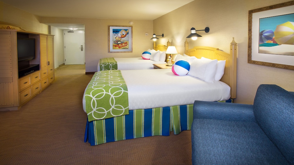 Standard View. Hearing Accessible - Visual Alarms And Notifications. 2 Queen Beds, 1 Daybed.
