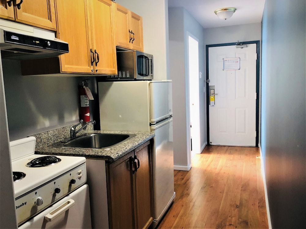 Deluxe Room, 2 Queen Beds, Kitchenette, Non Smoking photo 3