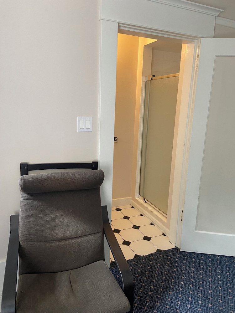 Standard Room, Private Bathroom