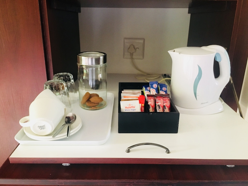 Comfort Room, 1 Queen Bed (Self Catering) photo 2