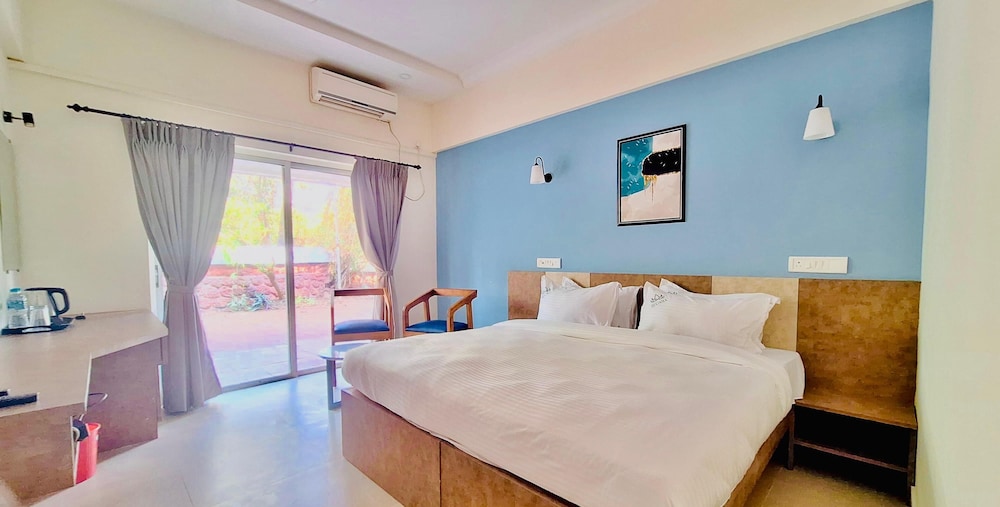 Superior Double Room, Garden View