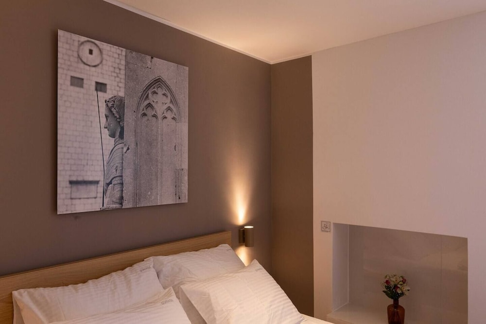 Studio (Studio Apartment with City View)