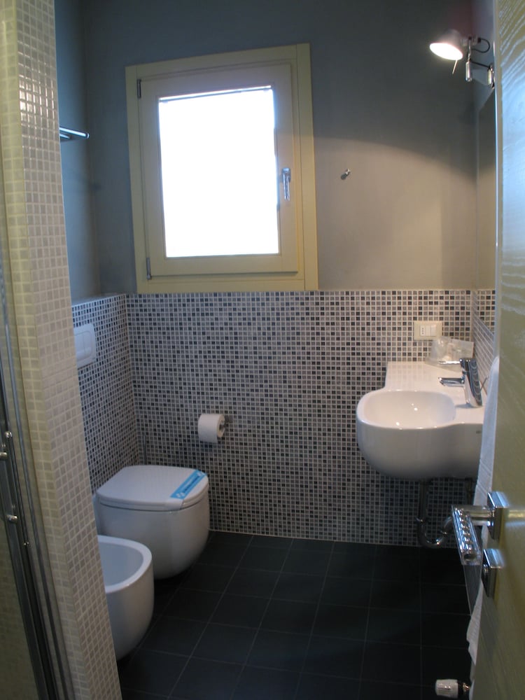 Junior Triple Room, Multiple Beds photo 2
