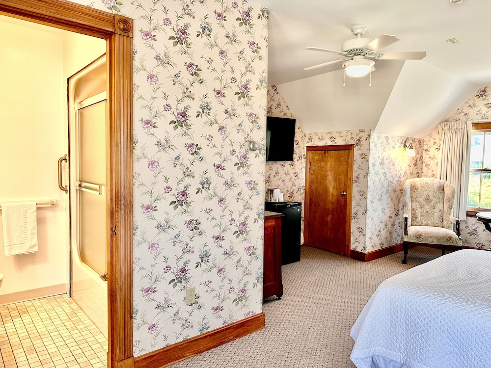 Room, 1 Queen Bed, Non Smoking, Garden View photo 3