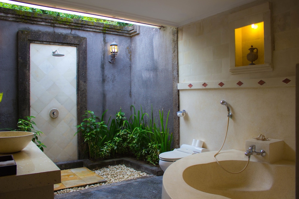 Arwana 3 Bedroom, Private Pool photo 3