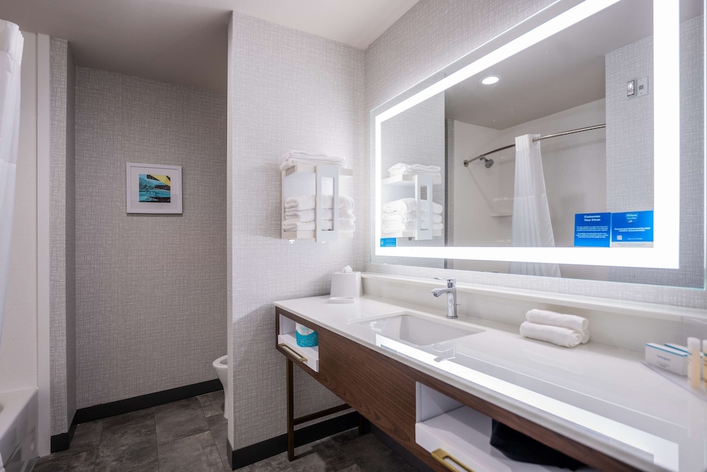 Suite, 2 Queen Beds, Accessible, Refrigerator & Microwave - Photo 14
