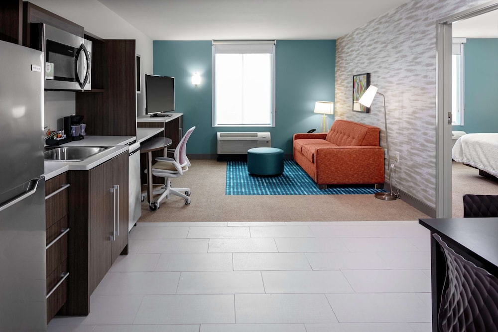 Suite, 1 King Bed, Accessible (Hearing) - Photo 1