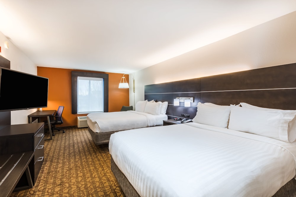 Standard Room, 2 Queen Beds, Accessible (Mobility)