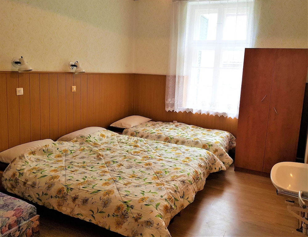 Family Quadruple Room, Multiple Beds photo 1