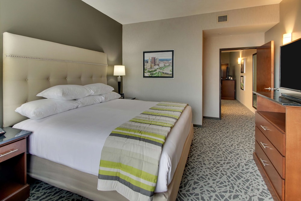Suite, 1 King Bed with Sofa bed, Accessible (2 Rooms, Hearing, Tub, Upper Floor) photo 2