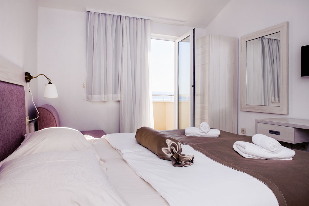Deluxe Apartment, 3 Bedrooms, Balcony, Annex Building photo 1