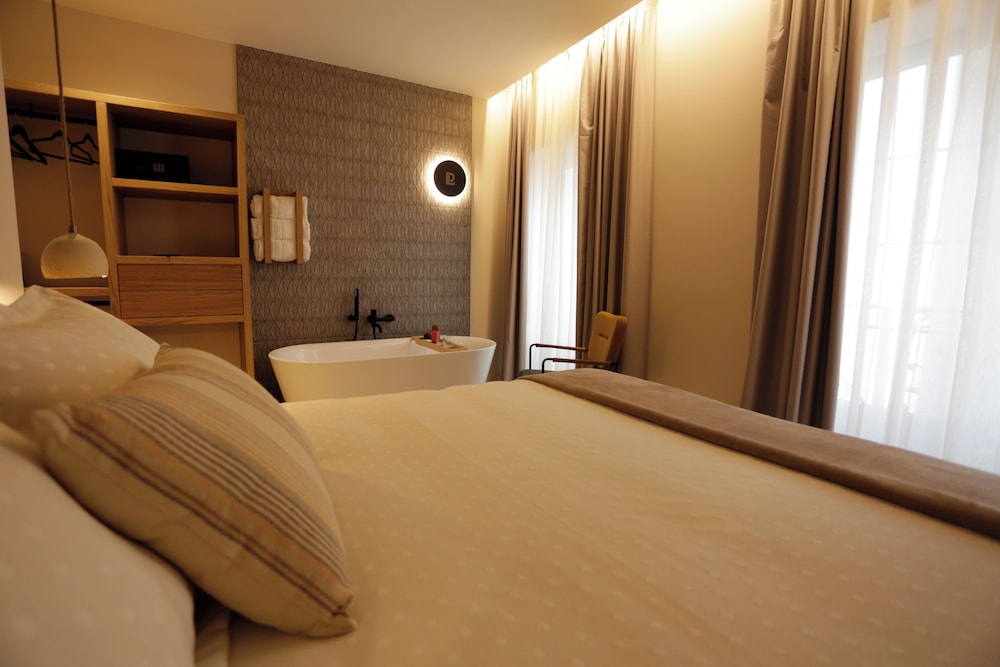 Premium Double Room, City View photo 3