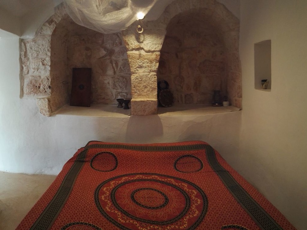 Traditional House, Multiple Beds